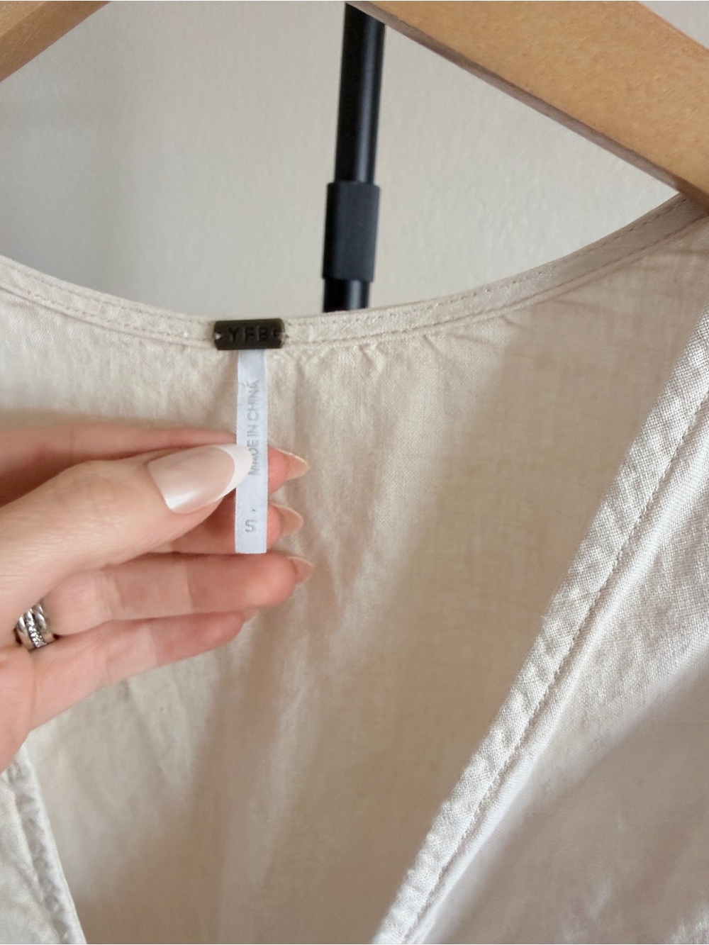YFB Young Fabulous & Broke Cream Linen Blend Knot Front Crop Top Small - Picture 3 of 7